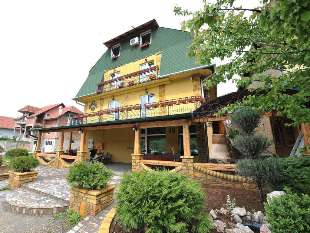 سرمسكي كارلوفيتش Villa Belilo 69 المظهر الخارجي الصورة